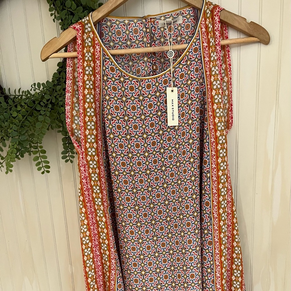 Max Studio Women’s Top Size Small